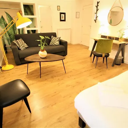Daily - Lungomare Naples