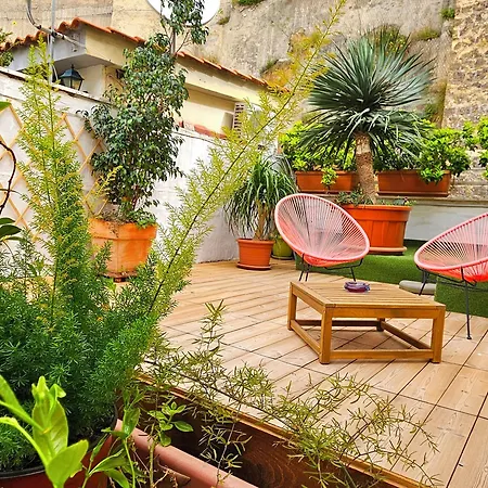 Daily - Lungomare Νάπολη